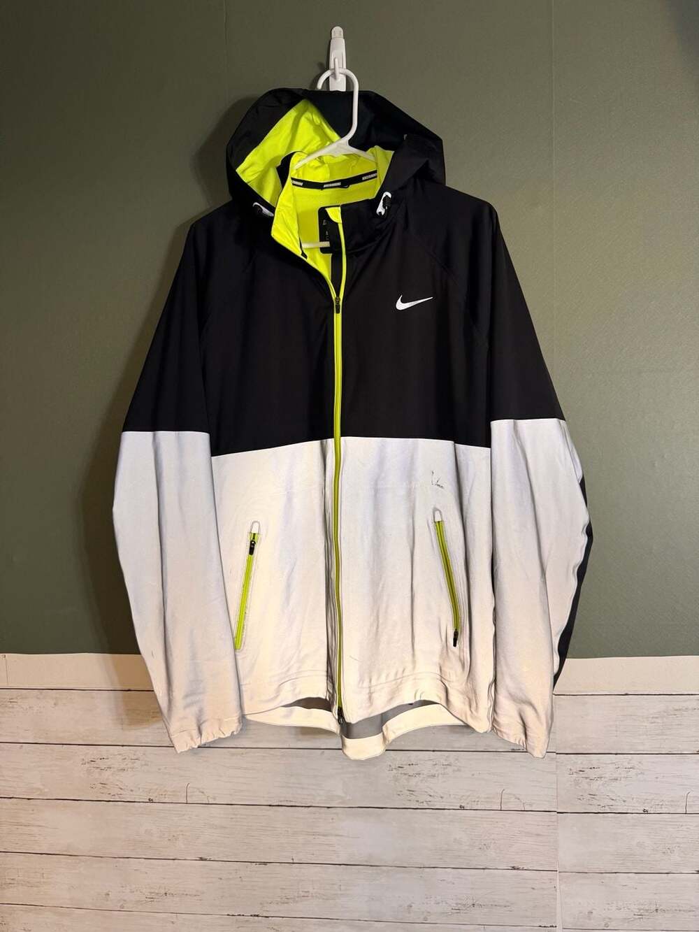 Nike Shield Flash Running Jacket Volt Reflective  Silver Black Size L
